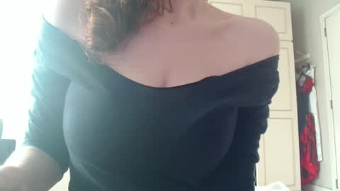 Snapshot of deessedivine chatting on 8, 2, 2025 KamiDevi online show from 8, 2, 2025