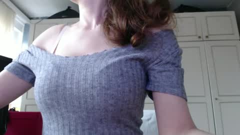 Snapshot of deessedivine chatting on 28, 2, 2025 KamiDevi online show from 28, 2, 2025