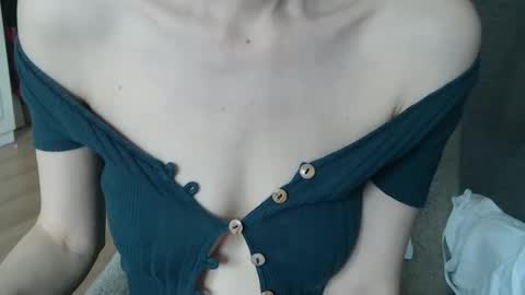 Snapshot of deessedivine chatting on 10, 9, 2025 KamiDevi online show from 10, 9, 2025