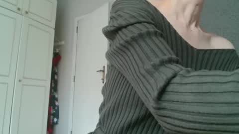 Snapshot of deessedivine chatting on 1, 10, 2025 KamiDevi online show from 1, 10, 2025