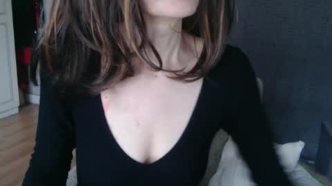 KamiDevi online show from 8, 11, 2025