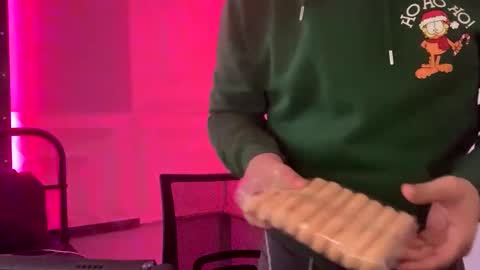 Snapshot of deez2nutz4u chatting on 3, 12, 2025 Deez2nutz4u online show from 3, 12, 2025