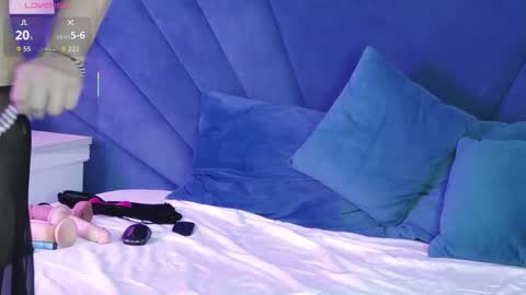 Snapshot of deezylicious chatting on 15, 11, 2025 Deea online show from 15, 11, 2025