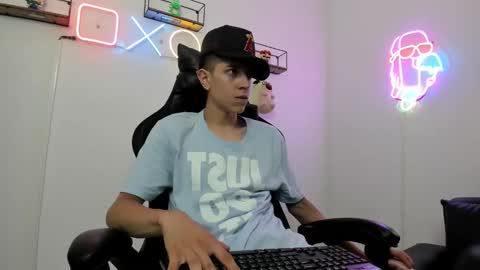 Snapshot of dei_v_48 chatting on 14, 12, 2024 DEIVY online show from 14, 12, 2024