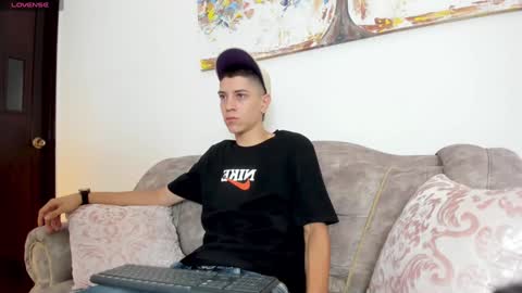 Snapshot of dei_v_48 chatting on 10, 1, 2025 DEIVY online show from 10, 1, 2025