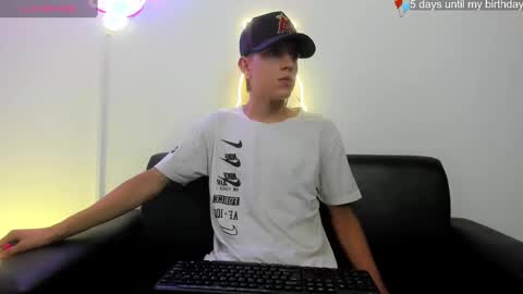 Snapshot of dei_v_48 chatting on 14, 1, 2025 DEIVY online show from 14, 1, 2025