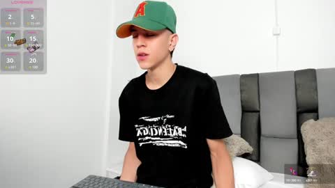 Snapshot of dei_v_48 chatting on 18, 1, 2025 DEIVY online show from 18, 1, 2025