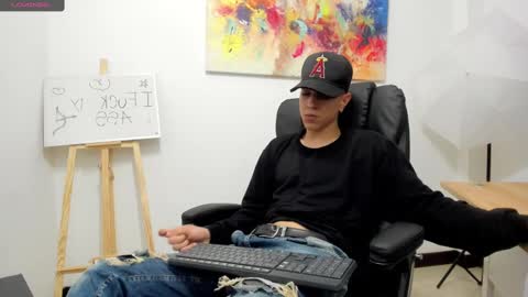 Snapshot of dei_v_48 chatting on 18, 2, 2025 DEIVY online show from 18, 2, 2025