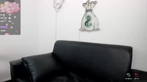 Snapshot of dei_v_48 chatting on 5, 3, 2025 DEIVY online show from 5, 3, 2025