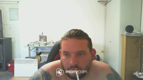 Snapshot of deinspielzeug87 chatting on 19, 4, 2026 deinspielzeug87 online show from 19, 4, 2026