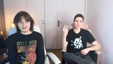 Snapshot of delalex chatting on 7, 7, 2026 Alex online show from 7, 7, 2026