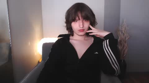 Snapshot of delalex chatting on 20, 7, 2026 Alex online show from 20, 7, 2026
