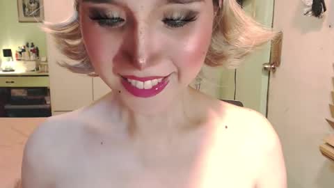 Snapshot of deliciosats chatting on 26, 4, 2026 Mercedes online show from 26, 4, 2026