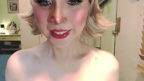 Snapshot of deliciosats chatting on 2, 5, 2026 Mercedes online show from 2, 5, 2026