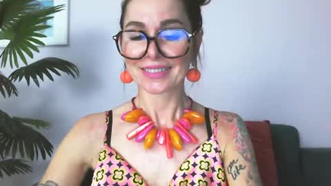 Snapshot of delilah_sweet chatting on 24, 6, 2026 delilah_sweet online show from 24, 6, 2026