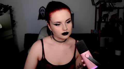 Snapshot of dellacrush_ chatting on 8, 11, 2025 dellacrush_ online show from 8, 11, 2025