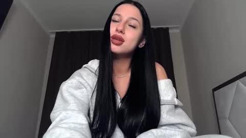 delly_love online show from 10, 10, 2025