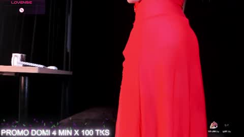 Snapshot of demi__moore_ chatting on 25, 6, 2026 DEMI MOORE online show from 25, 6, 2026