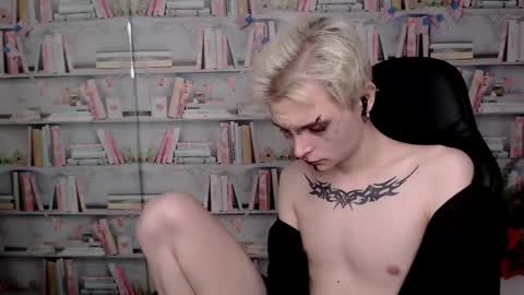 Snapshot of demianenglen chatting on 12, 3, 2025 demianenglen online show from 12, 3, 2025