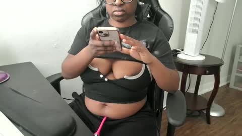 Snapshot of demichocolatekink chatting on 23, 11, 2025 Chocolatekink online show from 23, 11, 2025