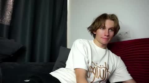 Snapshot of demoninangel chatting on 24, 2, 2025 Dave19 online show from 24, 2, 2025