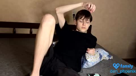 Snapshot of den_phoenix_ chatting on 18, 6, 2026 Den Shorty online show from 18, 6, 2026