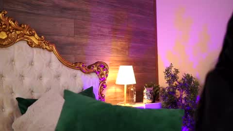 denisedevilles online show from 20, 12, 2024