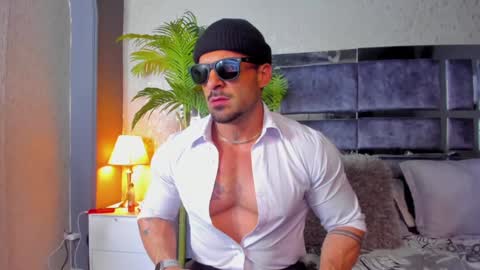 dennis_cox_ online show from 30, 1, 2025