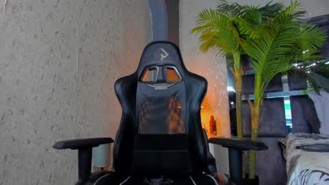 dennis_cox_ online show from 4, 2, 2025