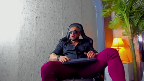 dennis_cox_ online show from 7, 2, 2025