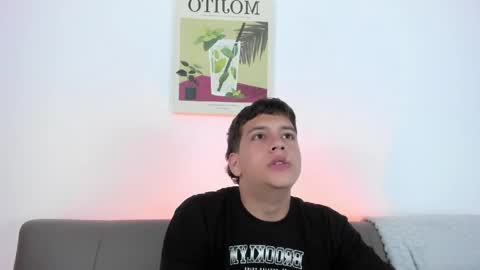 Snapshot of dennis_hills chatting on 17, 4, 2026 Dennis online show from 17, 4, 2026