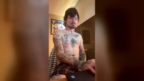 Snapshot of dennisman4151 chatting on 4, 5, 2026 dennisman4151 online show from 4, 5, 2026