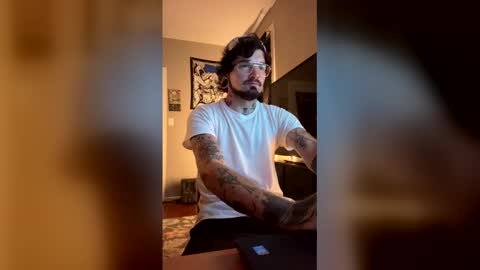 Snapshot of dennisman4151 chatting on 18, 5, 2026 dennisman4151 online show from 18, 5, 2026
