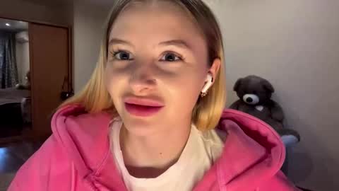 Vi  Victoria online show from 14, 10, 2025