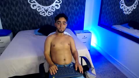 Dereck  online show from 8, 11, 2025