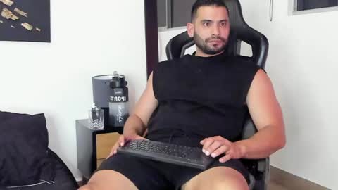 Dereck Vega online show from 5, 12, 2024