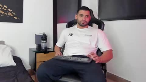 Dereck Vega online show from 7, 12, 2024