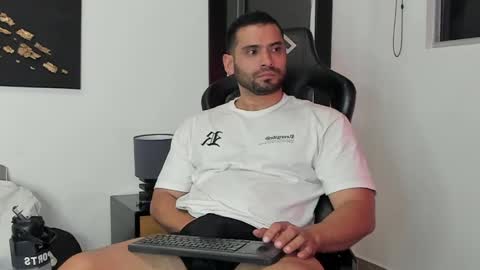 Dereck Vega online show from 8, 12, 2024