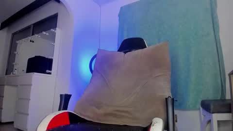 dereckhardd online show from 11, 2, 2026