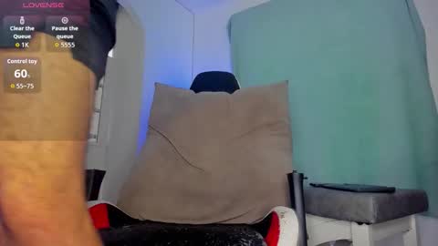 dereckhardd online show from 23, 2, 2026