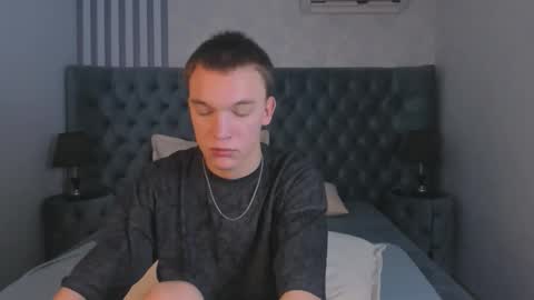 Snapshot of derek_banville chatting on 19, 11, 2025 Derek online show from 19, 11, 2025