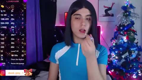 Snapshot of derek_grey1 chatting on 1, 1, 2025 Derek independent online show from 1, 1, 2025