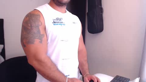 Snapshot of derek_group chatting on 22, 9, 2025 Derek online show from 22, 9, 2025