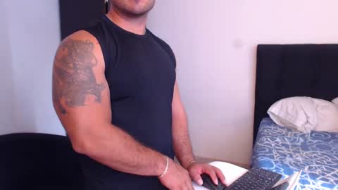 Snapshot of derek_group chatting on 7, 10, 2025 Derek online show from 7, 10, 2025
