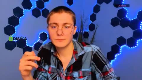 derek_hawk_ online show from 4, 2, 2026