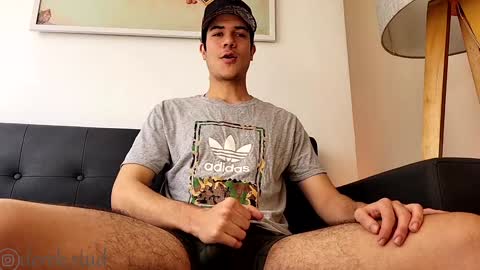 Derek independent model  online show from 13, 12, 2024