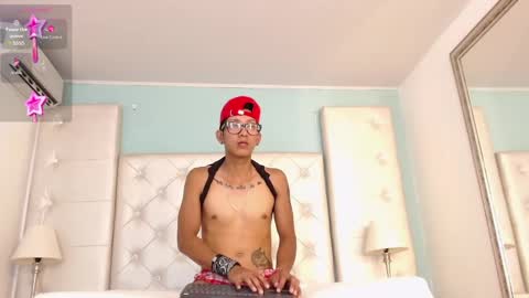 Snapshot of derekwildx chatting on 12, 3, 2025 derekwildx online show from 12, 3, 2025
