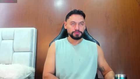 Snapshot of derrybigger_cm chatting on 30, 10, 2025 DerryBigger CM online show from 30, 10, 2025