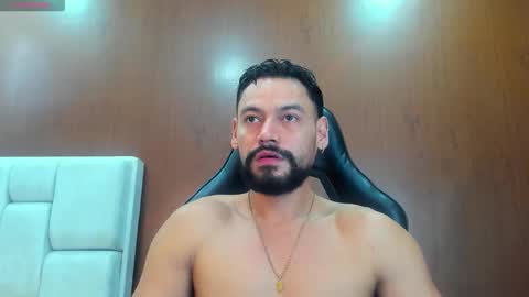 Snapshot of derrybigger_cm chatting on 8, 11, 2025 DerryBigger CM online show from 8, 11, 2025