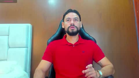 Snapshot of derrybigger_cm chatting on 1, 12, 2025 DerryBigger CM online show from 1, 12, 2025